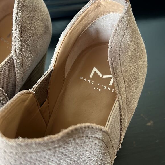 Marc Fisher LTD Dalar Tan Genuine Suede Leather Chelsea Bootie Pointed Toe Sz 6M - Picture 3 of 12